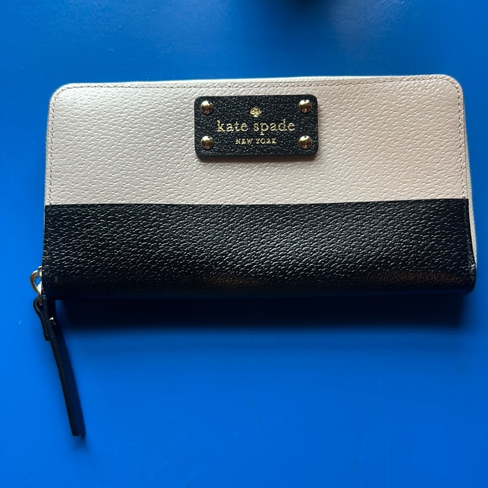 Kate Spade Leather Black and Off-white long wallet